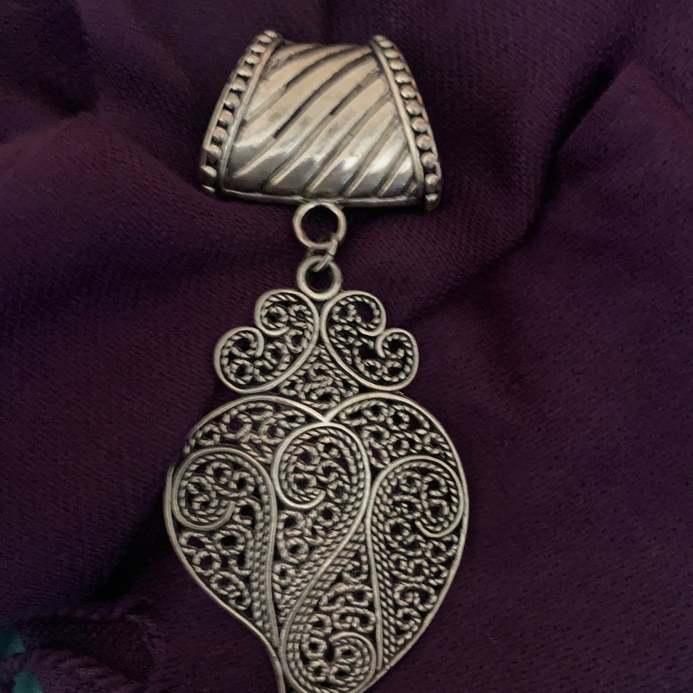Brand new purple scarf with silver scarf cuff - Picture 5 of 6